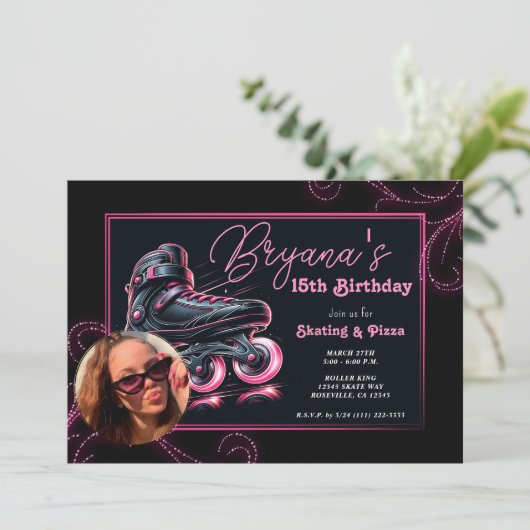 Zwart & Roze Rollerblades Glow Sparkle Verjaardag Kaart (Staand voorkant)