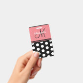 Zwart Roze Wit Polka Dots Monogram Script Badge (Handheld)
