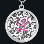 Zwart, Roze, Witte Damask Bridesmaid Pendant Zilver Vergulden Ketting<br><div class="desc">Dit stijlvolle zwarte en witte domme monogrammed ketting zou een speciale herinnering zijn voor alle dames op je trouwfeest. Verander het monogram in degenen u nodig hebt. E-mail niteowlstudio@gmail.com als u om het even welke hulp nodig hebt die dit de manier aanpast u wilt. De huwelijksuitnodiging wordt hieronder getoond.</div>