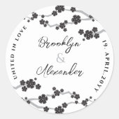 Zwart Sakura Kersenbloesem Modern Aziatisch Huweli Ronde Sticker (Voorkant)