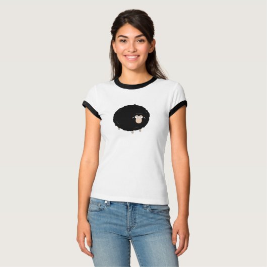 Zwart schaap cartoon illustratie t-shirt (Voorkant volledig)