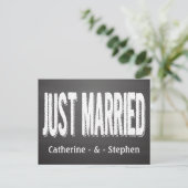 Zwart schoolbord net getrouwd bruiloft aankondigin aankondigingskaart