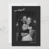 Zwart Schrift Foto We Zijn Gevlucht Minimalistisch Aankondiging (Voorkant)