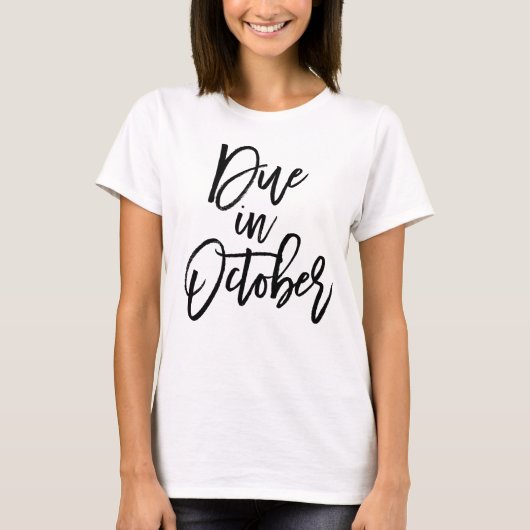 Zwart script in oktober t-shirt (Voorkant)