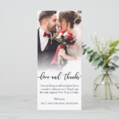 Zwart Script Liefde Bedankt Trouwfoto Dank je Kaart (Staand voorkant)