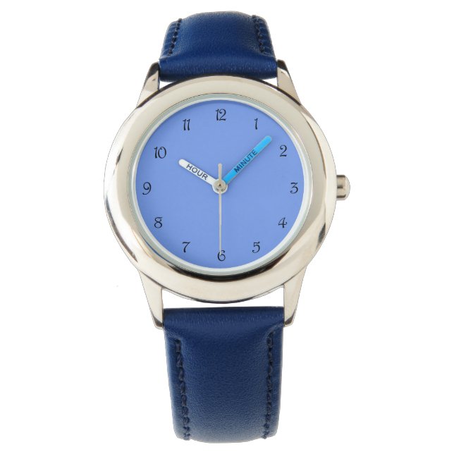 Zwart Script Nummers op Blue Wacant Horloge (Voorkant)