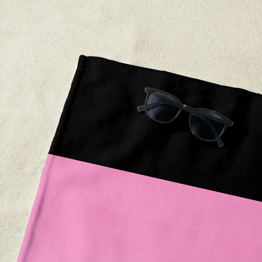 Zwart silhouet op roze romantisch paar wijn strandlaken (In situ)