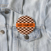 ZWART SINAASAPPEL CHECK KNIT Ronde Pin Button II (In situ)