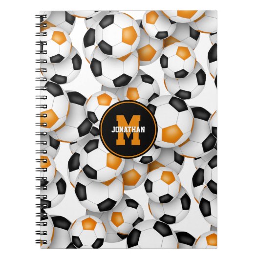 Zwart sinaasappel voetbalteam kleuren sportpatroon notitieboek (Voorkant)