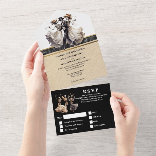 Zwart skelet bruid bruidegom gothic bruiloft all in one uitnodiging (Afscheurbaar)