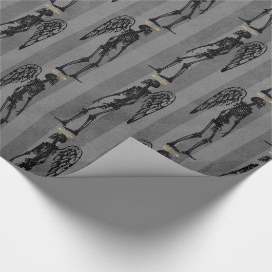 Zwart Skelet met gouden Halo en Wings Gothic Cadeaupapier (Hoek)