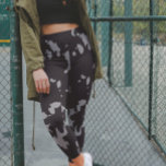 Zwart stadsgrijs Camouflage - Patroonpatroon Leggings<br><div class="desc">Dit ontwerp werd gecreeerd door digitale kunst. Het kan worden gepersonaliseerd door de aanpassingsknoop te klikken en de kleur te veranderen, een naam, initialen of uw favoriete woorden toe te voegen. Neem contact met me op colorflowcreations@gmail.com als je dit ontwerp op een ander product wilt gebruiken. Koop mijn oorspronkelijke abstracte...</div>