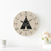 Zwart T-shirt Peer witte pijlen Romeinse Numerieke Grote Klok (Huis)