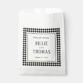 Zwart Tijdloos Checkerboard Aangepaste Namen Bruil Bedankzakje (Voorkant)