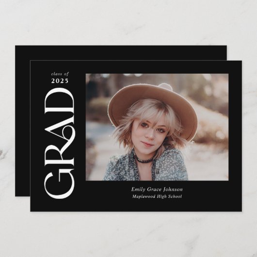 Zwart Trendy Serif Twee foto's Afstuderen Aankondiging (Voorkant / Achterkant)