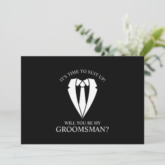 Zwart Trouwpak en Stropdas Groomsman Voorstel Kaart (Staand voorkant)