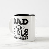 Zwart Typografie Papa van Meisjes In de minderheid Tweekleurige Koffiemok (Voorkant links)