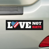 Zwart USA Vlag Hart Liefde Niet Haat Bold Rustiek Bumpersticker (Op auto)