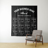 Zwart Uw Logo Volg ons Small Business Achtergrond Wandkleed (In situ)