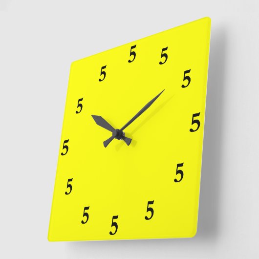 Zwart vijf klok ergens op geel (Hoek)