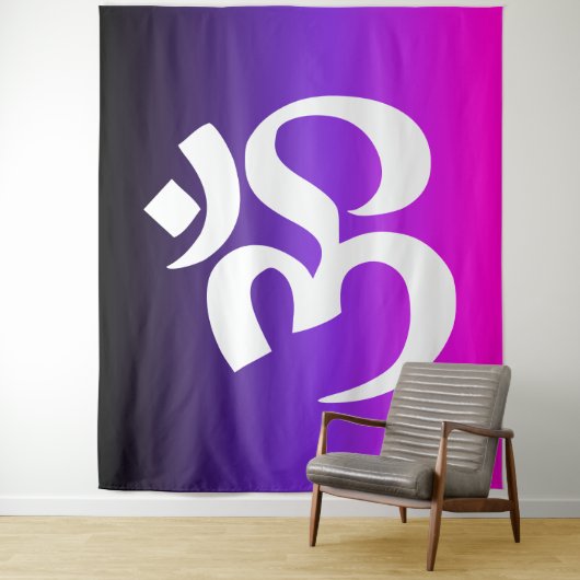 Zwart violet en warm roze ombre om symbool wandkleed (In situ)