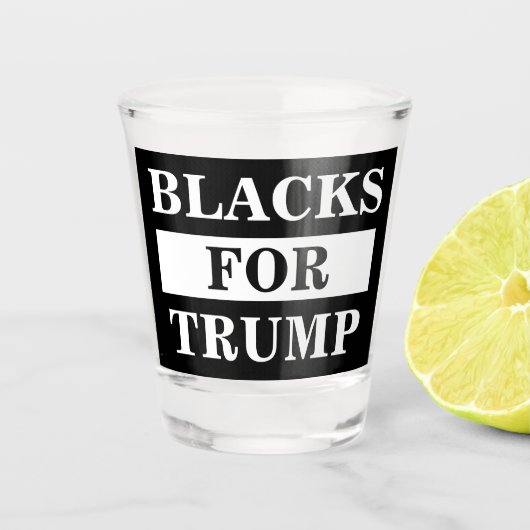 Zwart voor Trump Shot Glas (Voorkant)