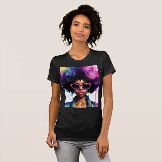 Zwart Vrouw Afro Haar en Zonnebril Regenboog Kunst T-shirt (Voorkant volledig)