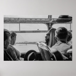 Zwart-wit 1968 Europees platteland Bus Ride Poster