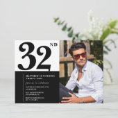 Zwart-wit 32e verjaardag foto kaart (Staand voorkant)