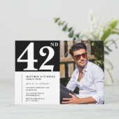 Zwart-wit 42e verjaardag foto kaart (Staand voorkant)