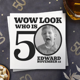 Zwart-wit 50ste verjaardag foto kijken wie is servet