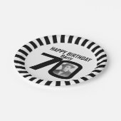 Zwart-wit 70ste verjaardagsfoto's en strepen papieren bordje (Gekanteld)