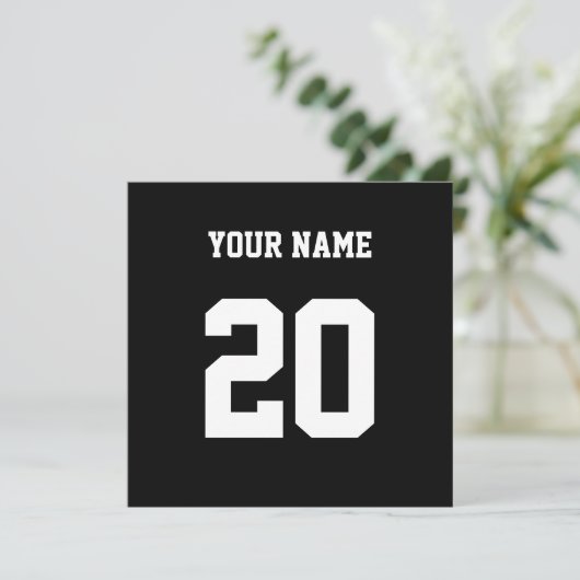 Zwart-wit Aangepast nummer en naam Aankondiging (Staand voorkant)