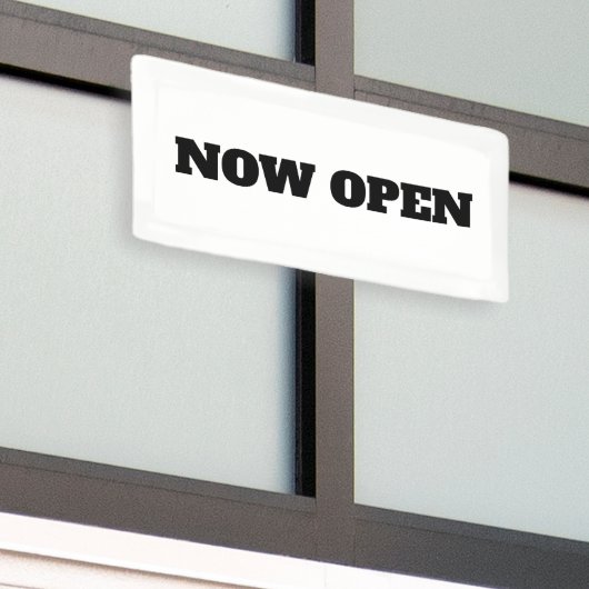 Zwart wit, aangepaste kleur Nu nieuw bedrijf opene Spandoek (Buitenkant Gebouw)