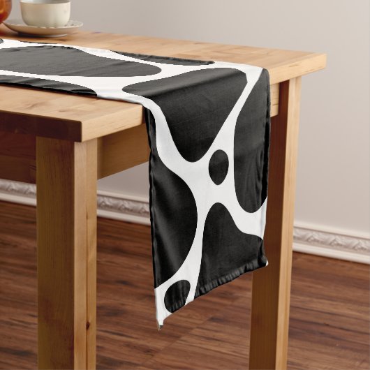 Zwart-wit abstract giraffe patroon korte tafelloper (Voorbeeld)