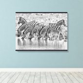 Zwart wit afrikaans Zebra groepering verpakt canva Canvas Afdruk (Insitu (Houten vloer))