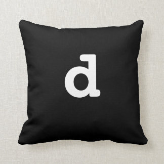 Zwart-wit Anagram Pillow - kleine letters d Kussen