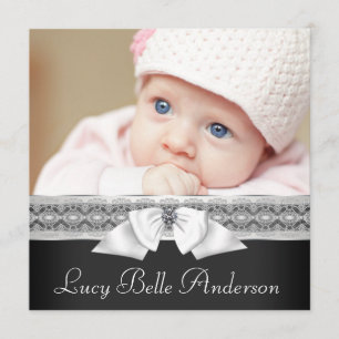 Zwart-wit babyfoto geboorteaankondiging aankondiging