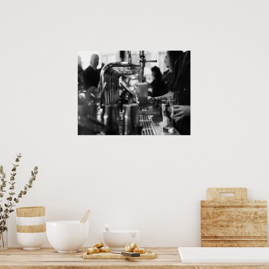 Zwart-wit bar scene gieten verse Draft Beer Poster (Keuken)