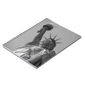 Zwart-wit beeld van de Liberty New York City Notitieboek (Linkerzijde)
