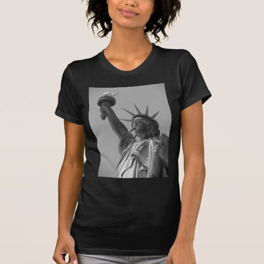Zwart-wit beeld van de Liberty New York City T-shirt (Voorkant)