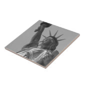 Zwart-wit beeld van de Liberty New York City Tegeltje (Zijkant)