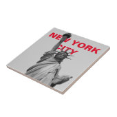 Zwart-wit beeld van de Liberty New York City Tegeltje (Zijkant)