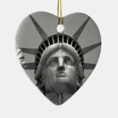 Zwart-wit beeld van de Vrijheid New York Keramisch Ornament (Rechts)