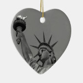Zwart-wit beeld van de Vrijheid New York Keramisch Ornament (Rechts)