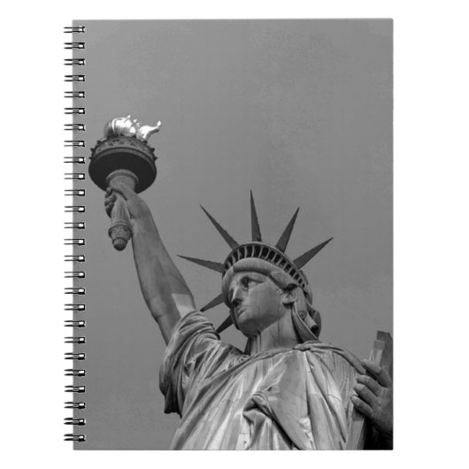 Zwart-wit beeld van de Vrijheid New York Notitieboek (Voorkant)