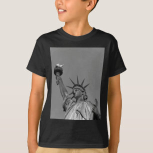 Zwart-wit beeld van de Vrijheid New York T-shirt
