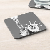 Zwart-wit beeld van Liberty New York City Bier Onderzetter (Linkerzijde)