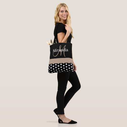 Zwart Wit Beige Monogram Script Polka Dots Tote Bag (Op model)