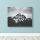 Zwart-wit besneeuwde berg afbeelding op canvas afdruk (Insitu (Houten vloer))